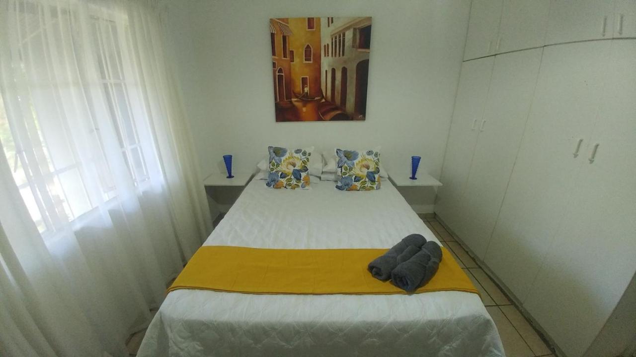 Four Seasons Self-Catering Guest House กราสคอป ภายนอก รูปภาพ