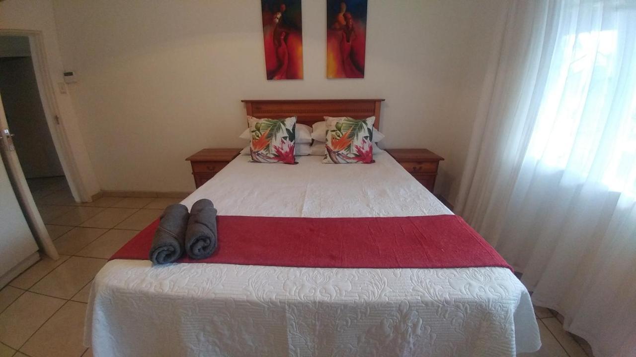 Four Seasons Self-Catering Guest House กราสคอป ภายนอก รูปภาพ